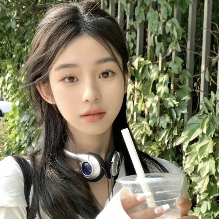 左撇子女孩